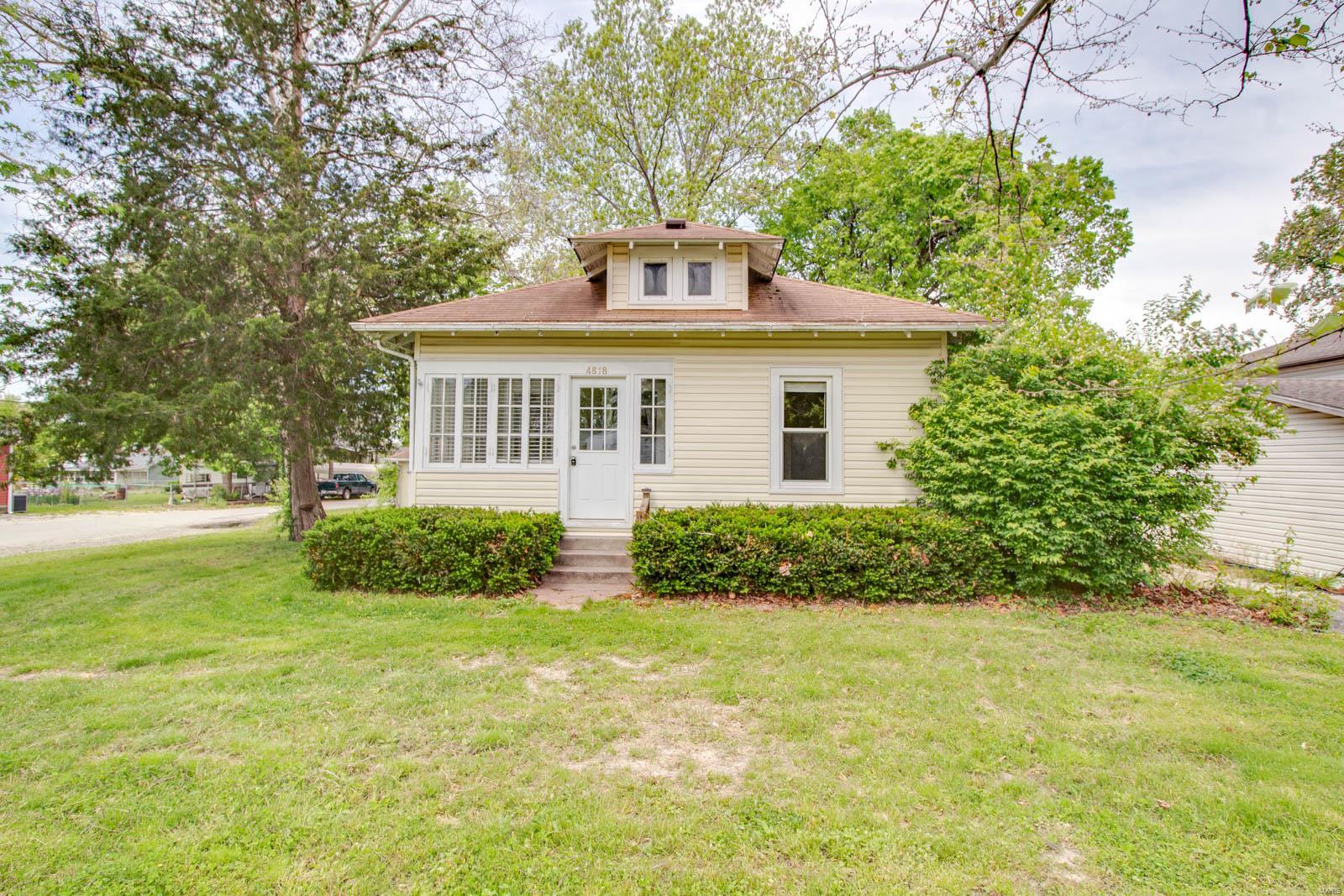 4818 Fosterburg Road Alton, IL 62002 - Photo 2 of 26