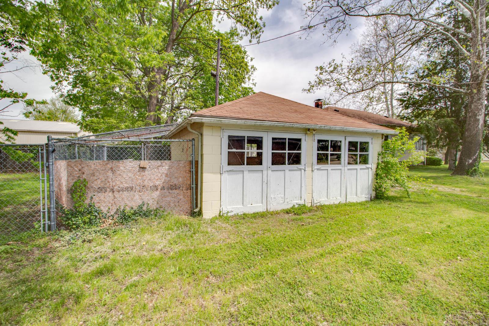 4818 Fosterburg Road Alton, IL 62002 - Photo 23 of 26