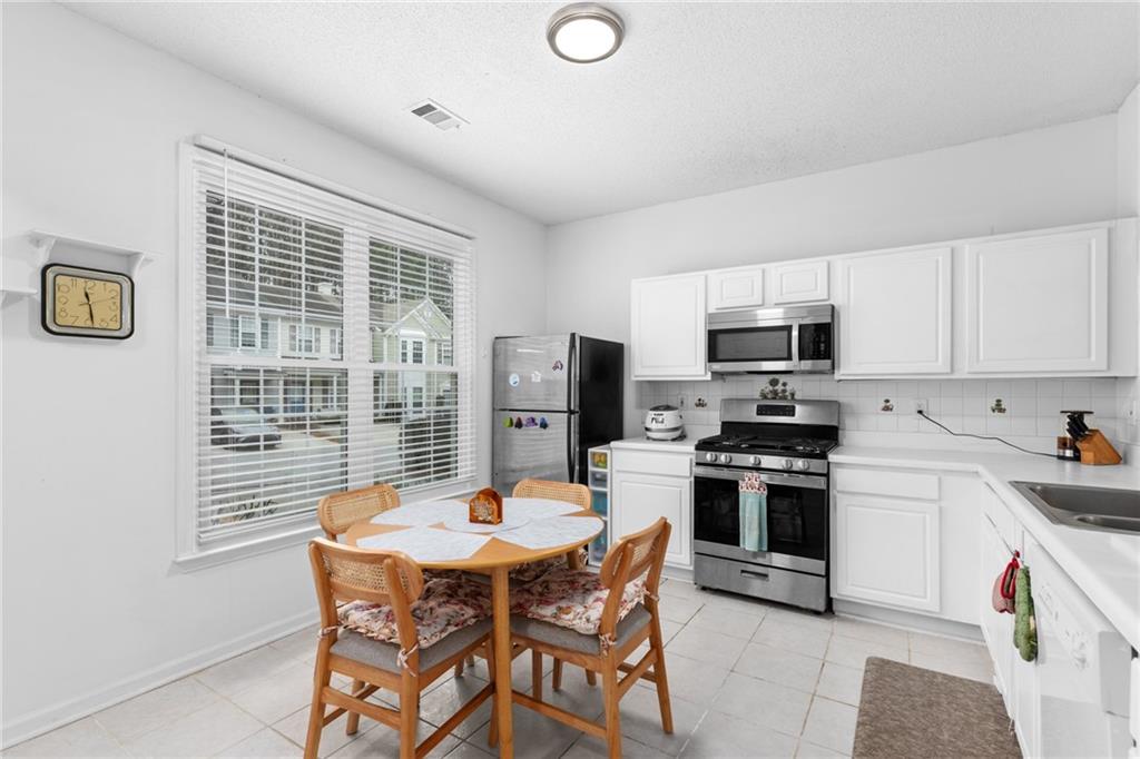 4088 Howell Park Road Duluth, GA 30096 - Photo 12 of 58