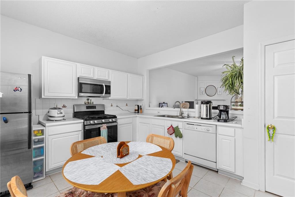 4088 Howell Park Road Duluth, GA 30096 - Photo 14 of 58