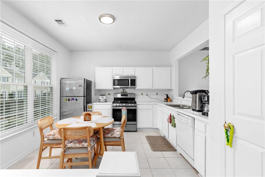 4088 Howell Park Road Duluth, GA 30096 - Photo 2 of 58