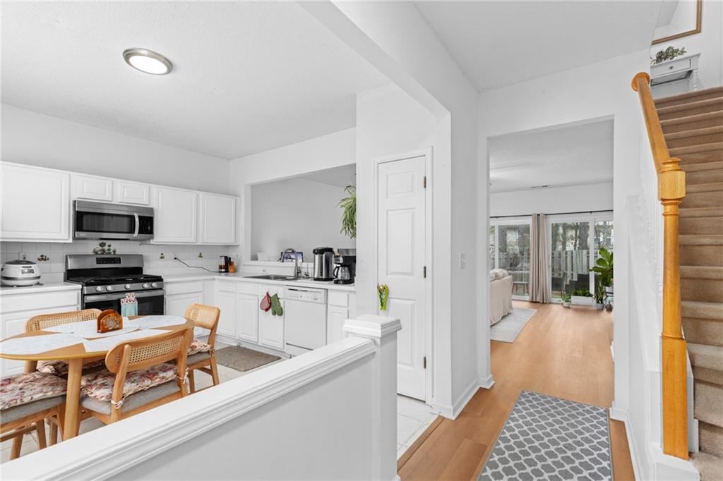 4088 Howell Park Road Duluth, GA 30096 - Photo 9 of 58