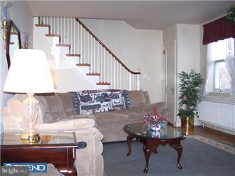 1900-2 Fuller Street Philadelphia, PA 19152 - Photo 2 of 9 Living Room