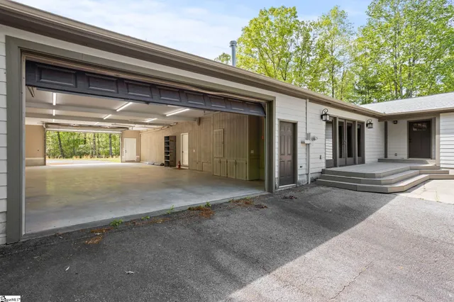 $739,900 | 181 Cherokee Hill Ridge Road, Pickens, SC 29671