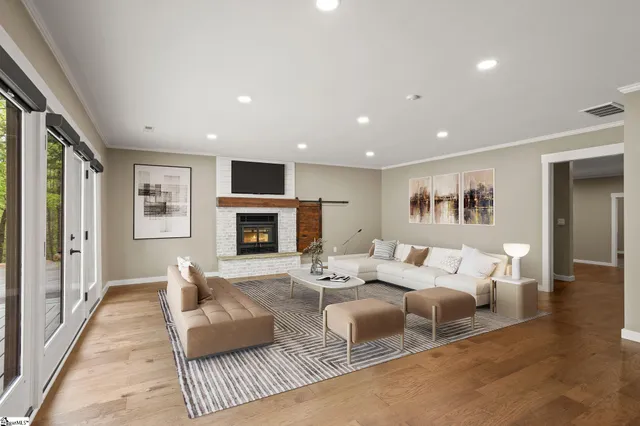 $739,900 | 181 Cherokee Hill Ridge Road, Pickens, SC 29671