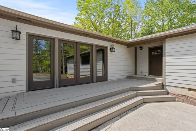 $739,900 | 181 Cherokee Hill Ridge Road, Pickens, SC 29671