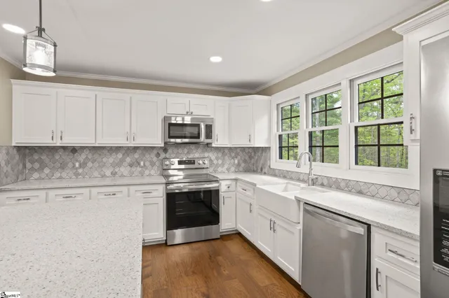 $739,900 | 181 Cherokee Hill Ridge Road, Pickens, SC 29671