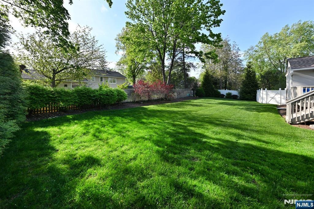 40 Plymouth Road Hillsdale, NJ 07642 - Photo 31 of 33