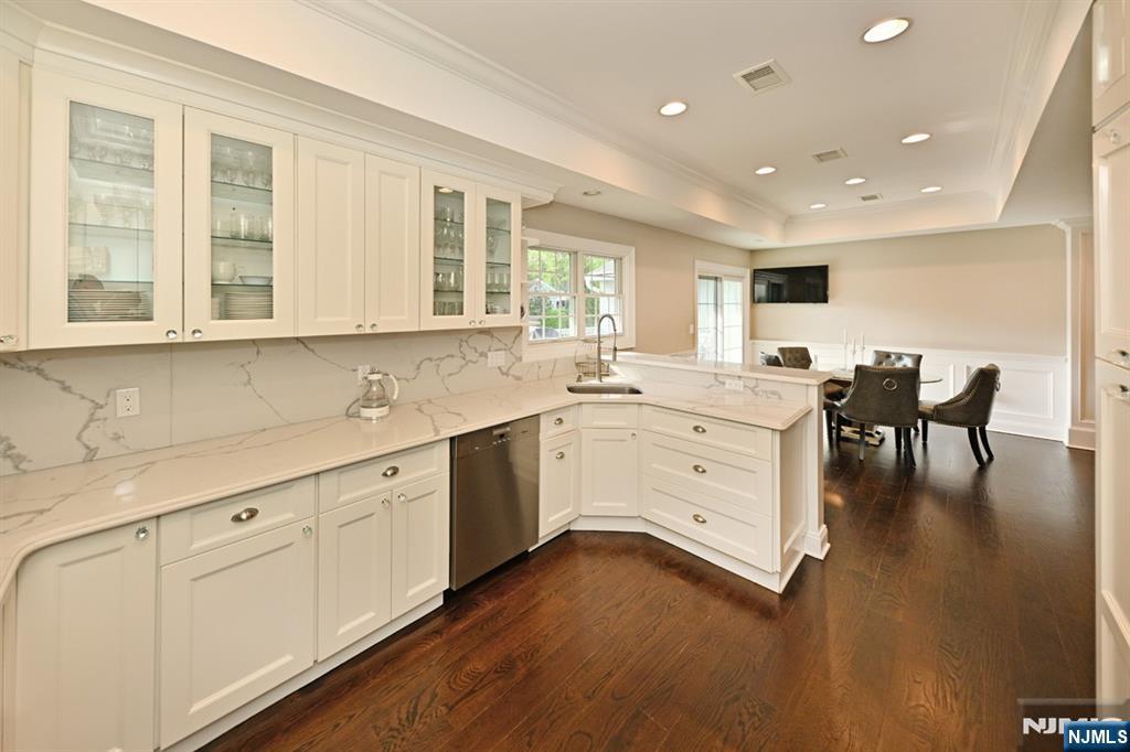 40 Plymouth Road Hillsdale, NJ 07642 - Photo 9 of 33