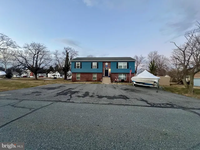 a house view with a outdoor space