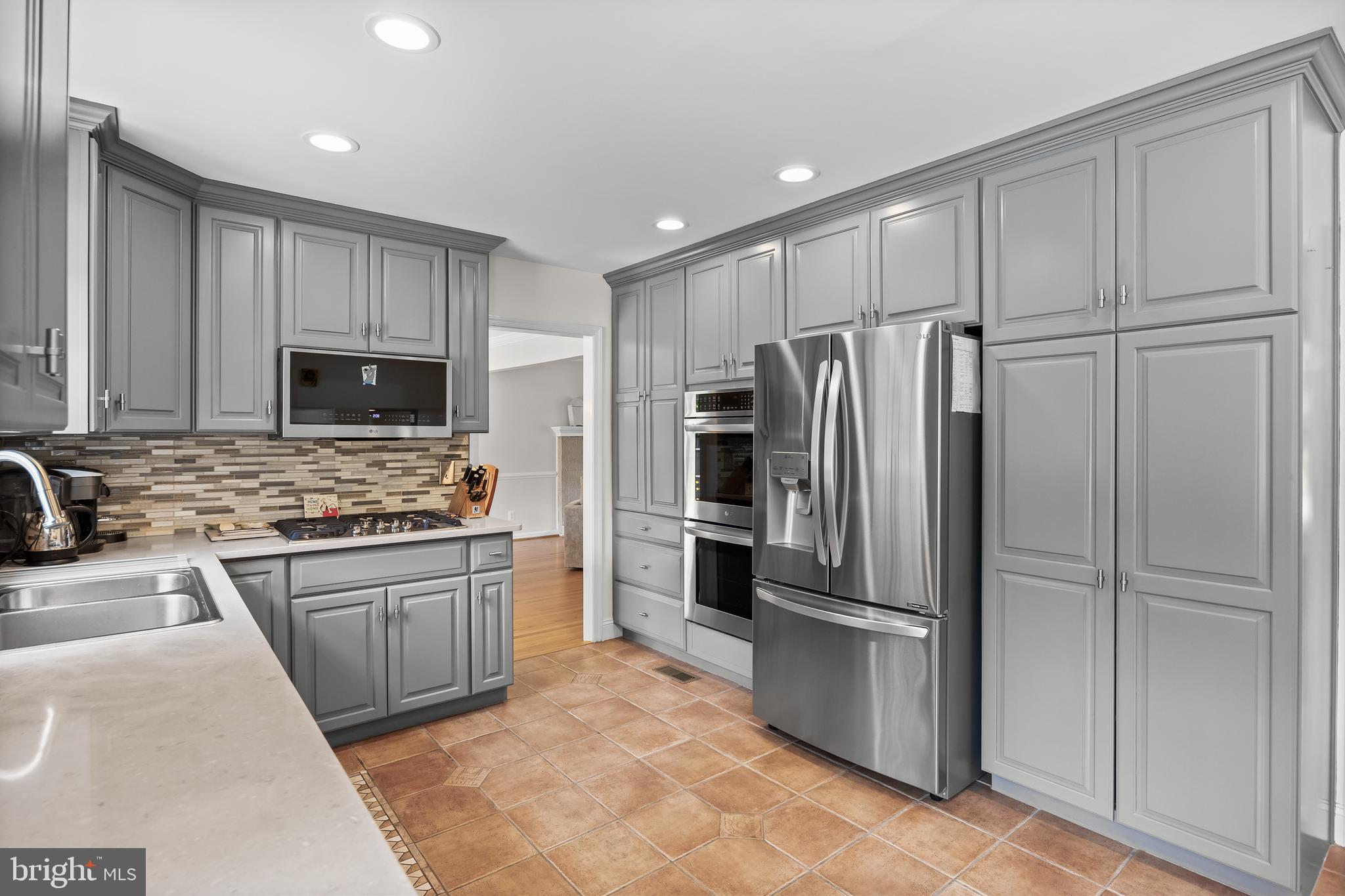 744 Signal Light Road Moorestown, NJ 08057 - Photo 16 of 47