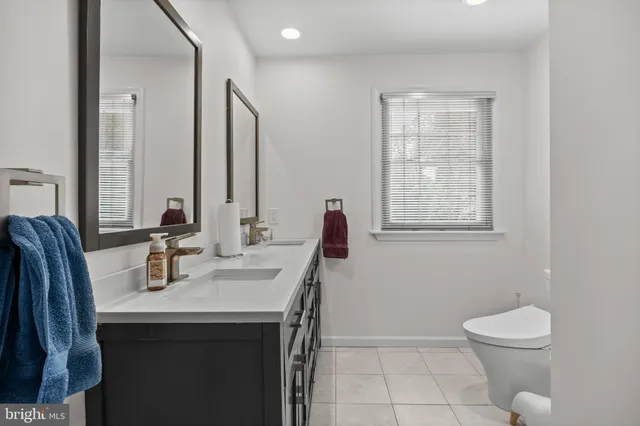 $1,150,000 | 744 Signal Light Road, Moorestown, NJ 08057