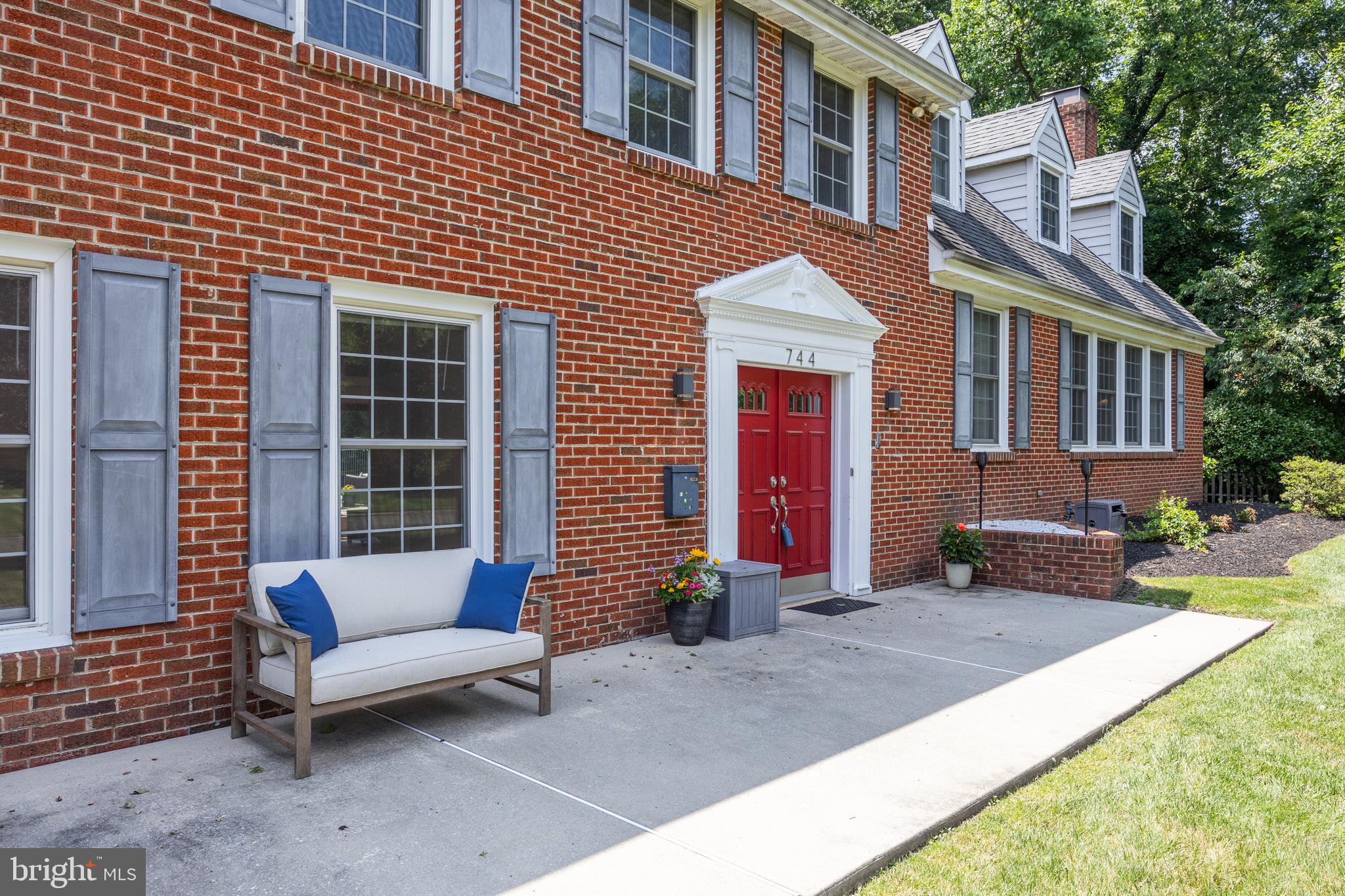 744 Signal Light Road Moorestown, NJ 08057 - Photo 3 of 47