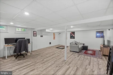 $1,150,000 | 744 Signal Light Road, Moorestown, NJ 08057