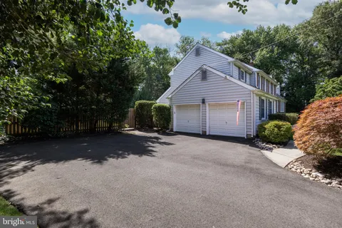 $1,150,000 | 744 Signal Light Road, Moorestown, NJ 08057