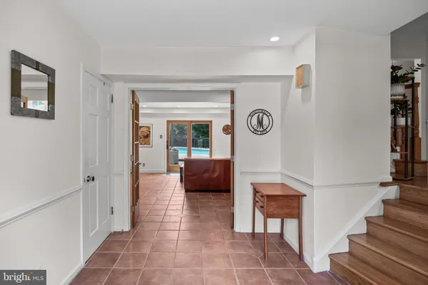 a view of an entryway with furniture