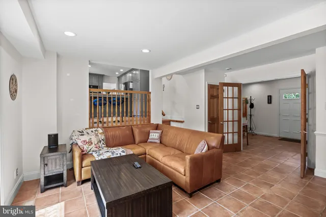 $1,150,000 | 744 Signal Light Road, Moorestown, NJ 08057