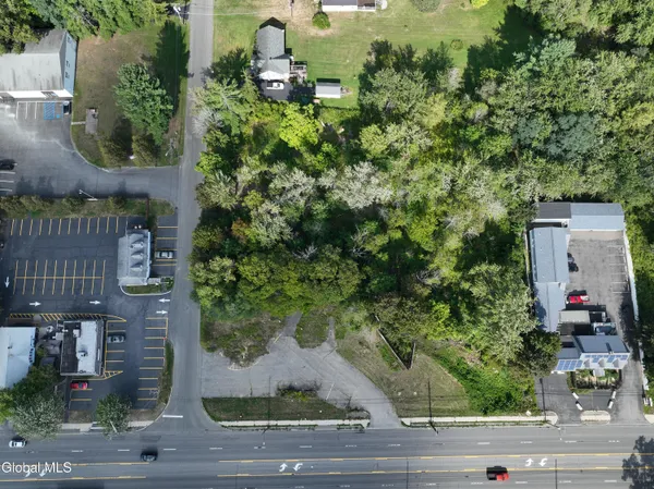 $400,000 | 2167 Central Avenue, Colonie, NY 12304