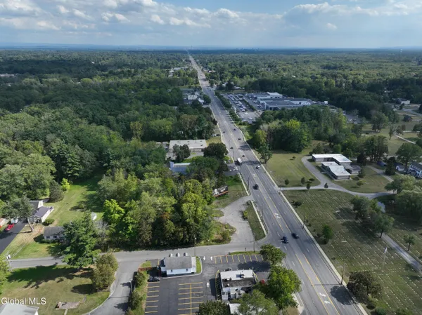 $400,000 | 2167 Central Avenue, Colonie, NY 12304