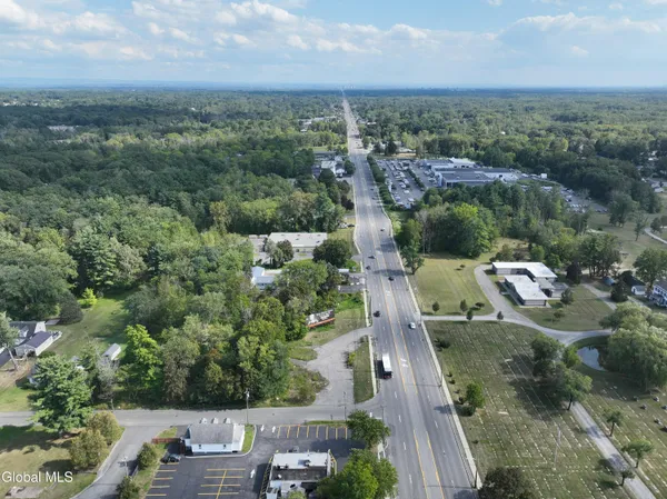 $400,000 | 2167 Central Avenue, Colonie, NY 12304