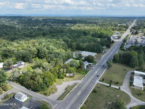 $400,000 | 2167 Central Avenue, Colonie, NY 12304