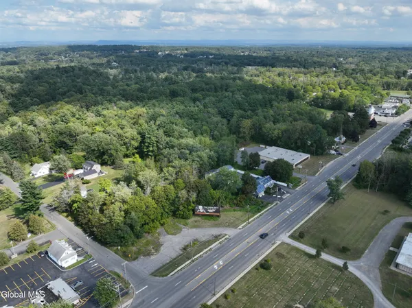 $400,000 | 2167 Central Avenue, Colonie, NY 12304