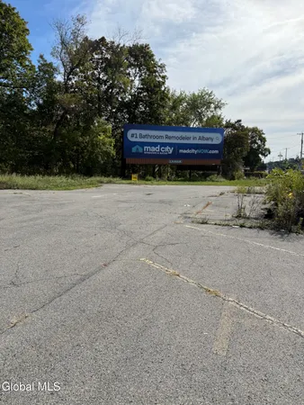 $400,000 | 2167 Central Avenue, Colonie, NY 12304