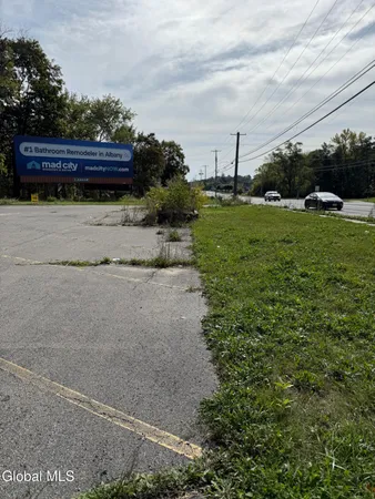 $400,000 | 2167 Central Avenue, Colonie, NY 12304