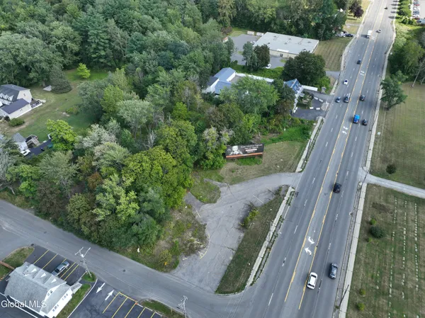 $400,000 | 2167 Central Avenue, Colonie, NY 12304