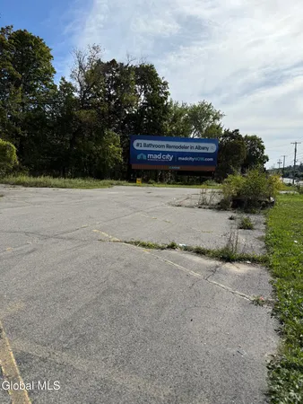 $400,000 | 2167 Central Avenue, Colonie, NY 12304