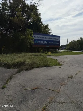 $400,000 | 2167 Central Avenue, Colonie, NY 12304