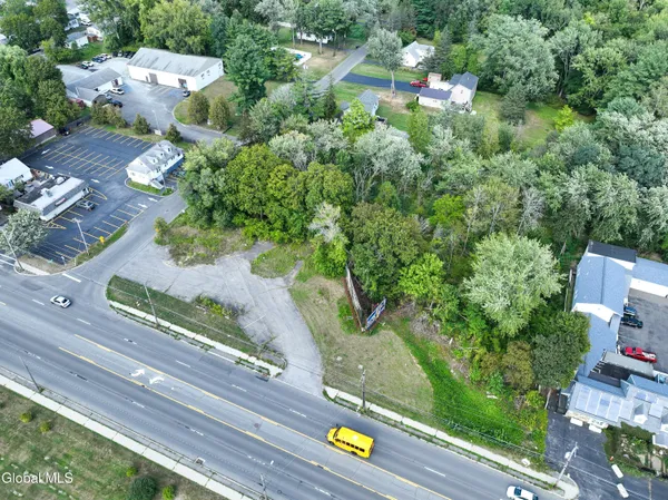 $400,000 | 2167 Central Avenue, Colonie, NY 12304