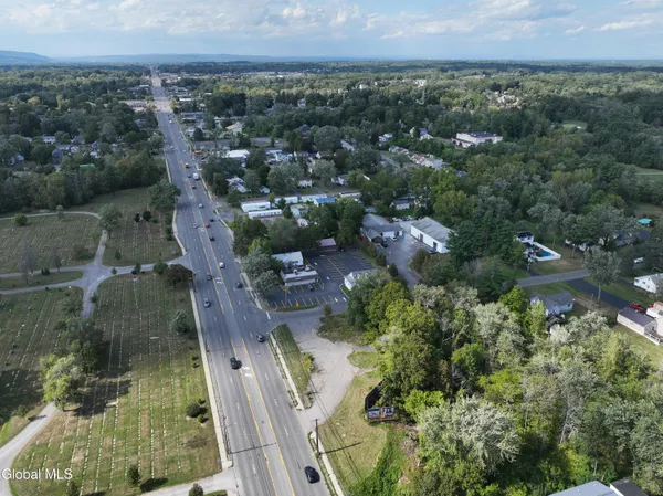 $400,000 | 2167 Central Avenue, Colonie, NY 12304