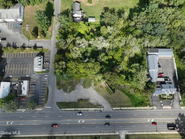 $400,000 | 2167 Central Avenue, Colonie, NY 12304