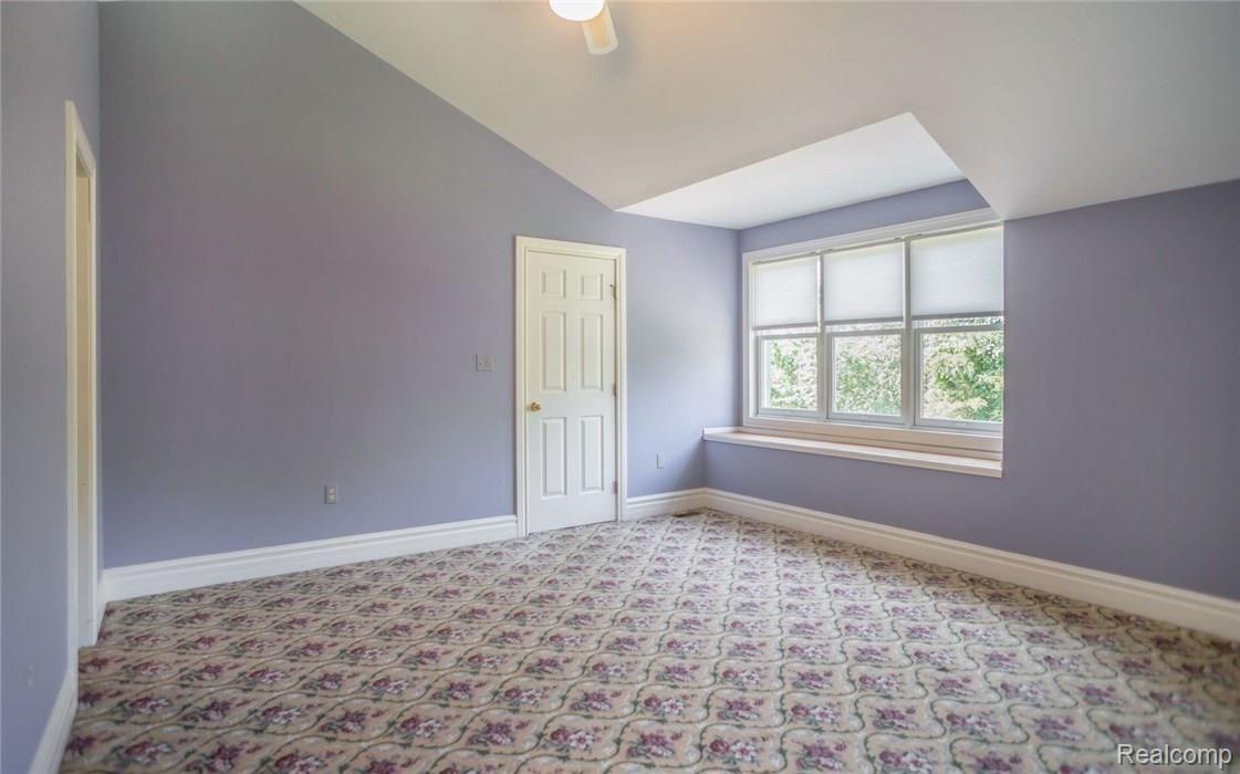 1798 Lone Tree Road Highland, MI 48357 - Photo 29 of 52 l t 2nd flr mstr.jpg