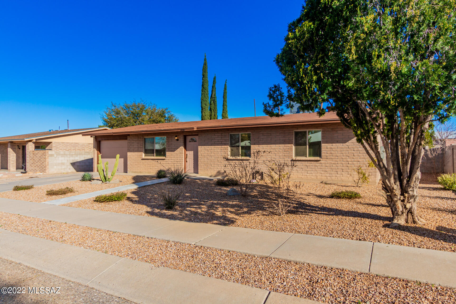 8581 East Desert Spring Street Tucson, AZ 85730 - Photo 2 of 26
