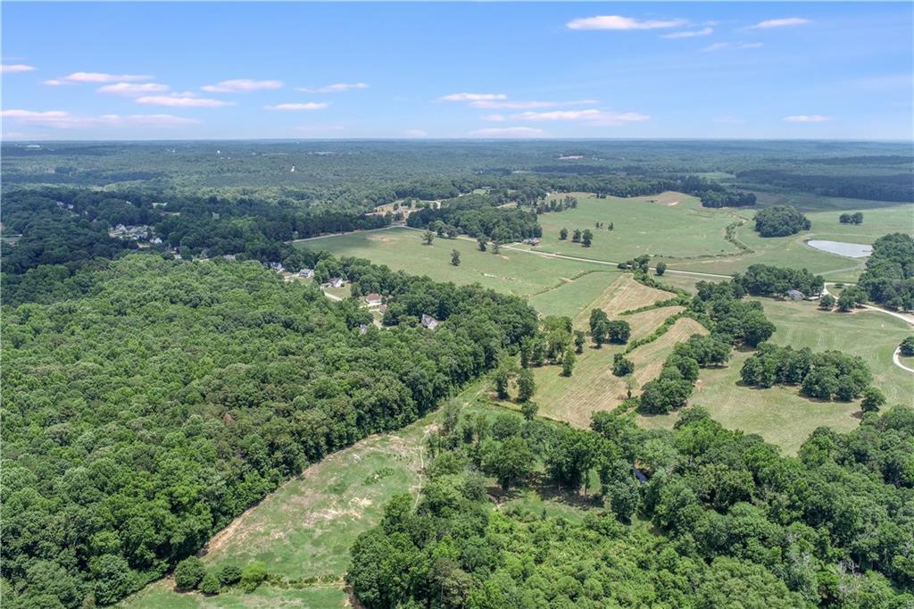 A Apple Valley Road Commerce, GA 30529 - Photo 1 of 1 a view of a field with an ocean