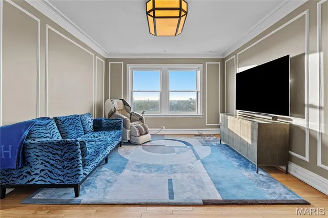 $435,000 | 625 South Skinker Boulevard, Unit 1702, St. Louis, MO 63105