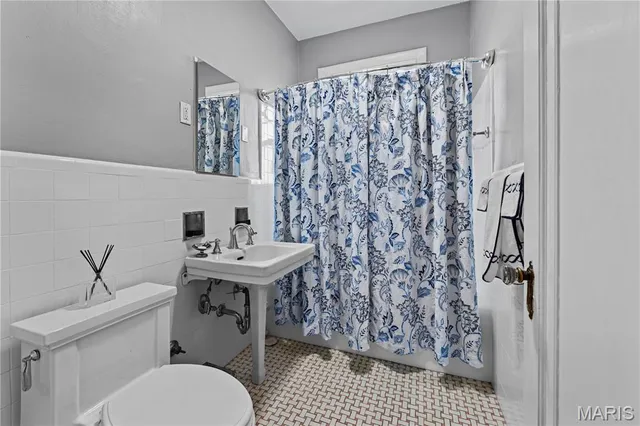 $435,000 | 625 South Skinker Boulevard, Unit 1702, St. Louis, MO 63105