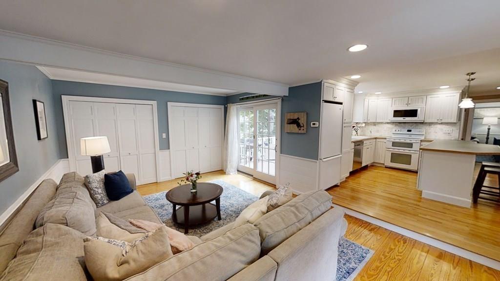 13 Wentworth Road Reading, MA 01867 - Photo 11 of 42 Gallery Image 11