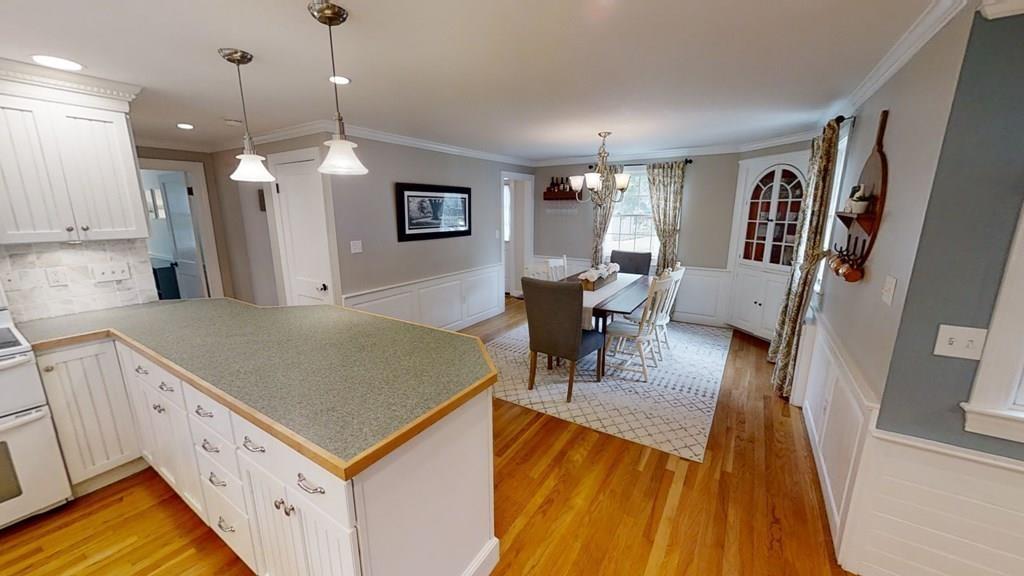 13 Wentworth Road Reading, MA 01867 - Photo 4 of 42 Gallery Image 4