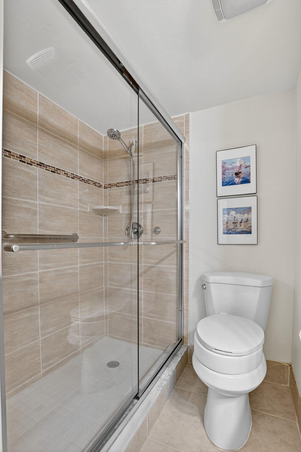 1049 Wolverton C Boca Raton, FL 33434 - Photo 17 of 43 Primary Bathroom