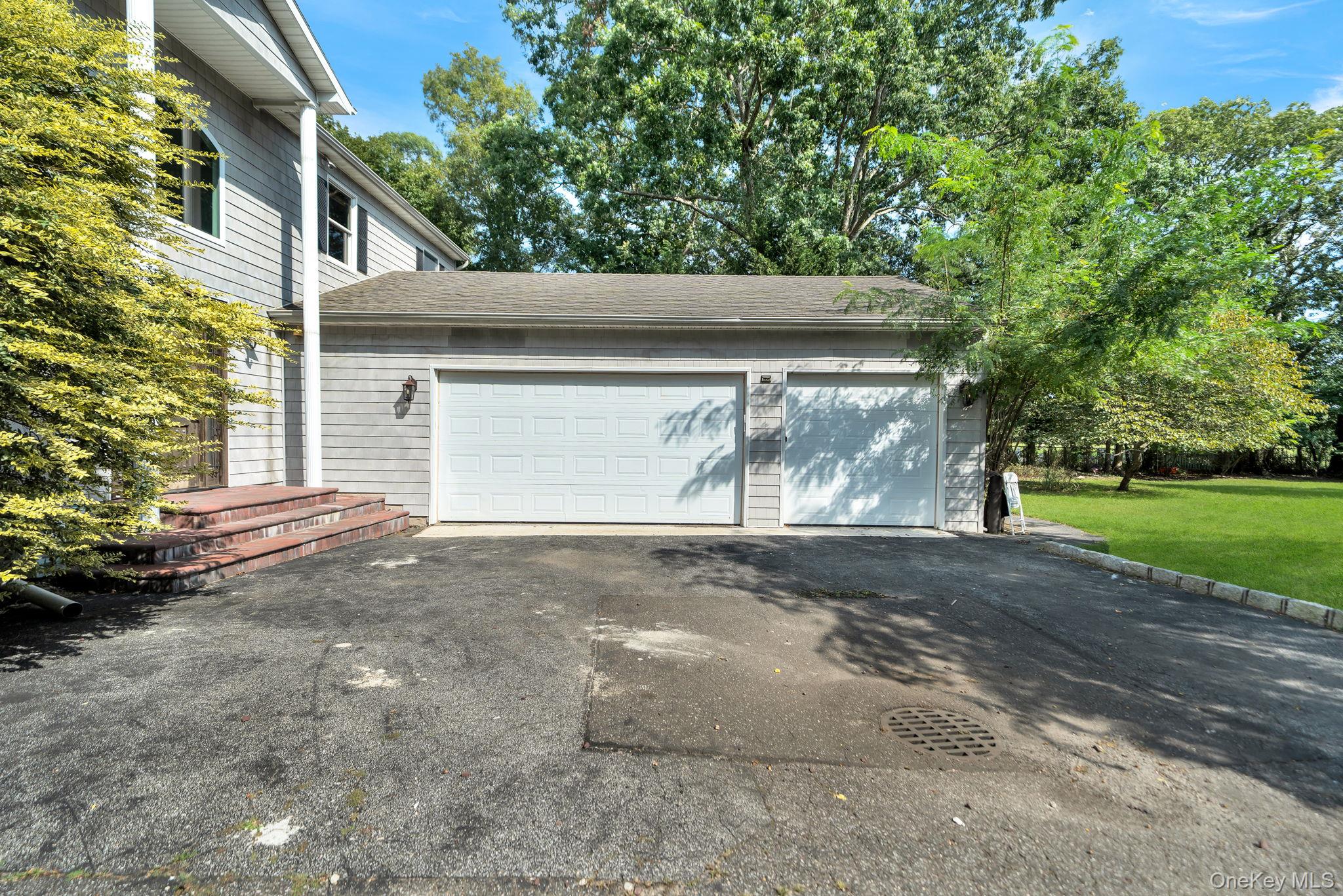 75 Whiskey Road Coram, NY 11727 - Photo 5 of 50 Gallery Image 5