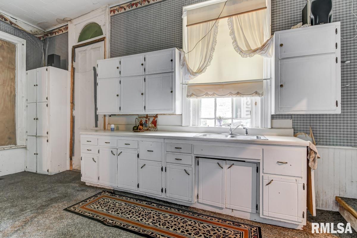 18029 North County Line Road Virden, IL 62690 - Photo 14 of 49