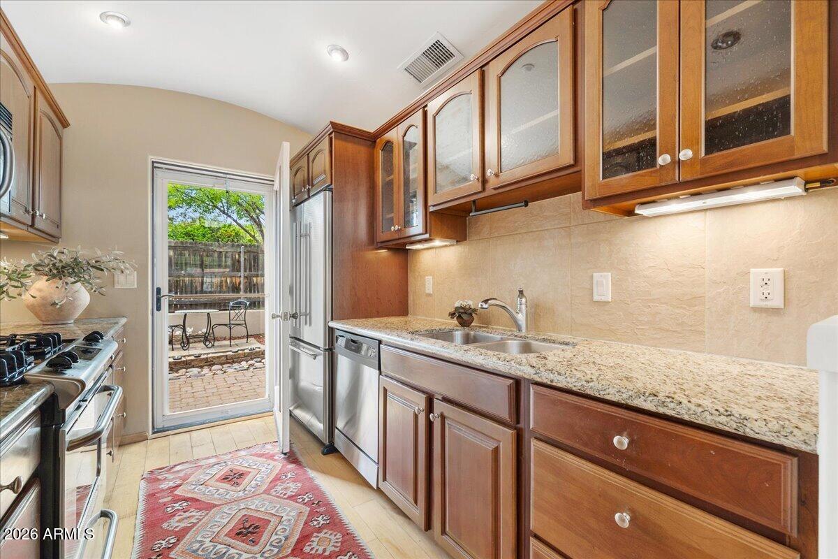 559 Jordan Road, Unit 4 Sedona, AZ 86336 - Photo 6 of 16 08-Kitchen