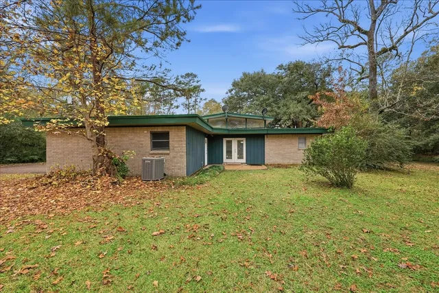 $229,900 | 3042 Parish Cemetery Road, Orange, TX 77632