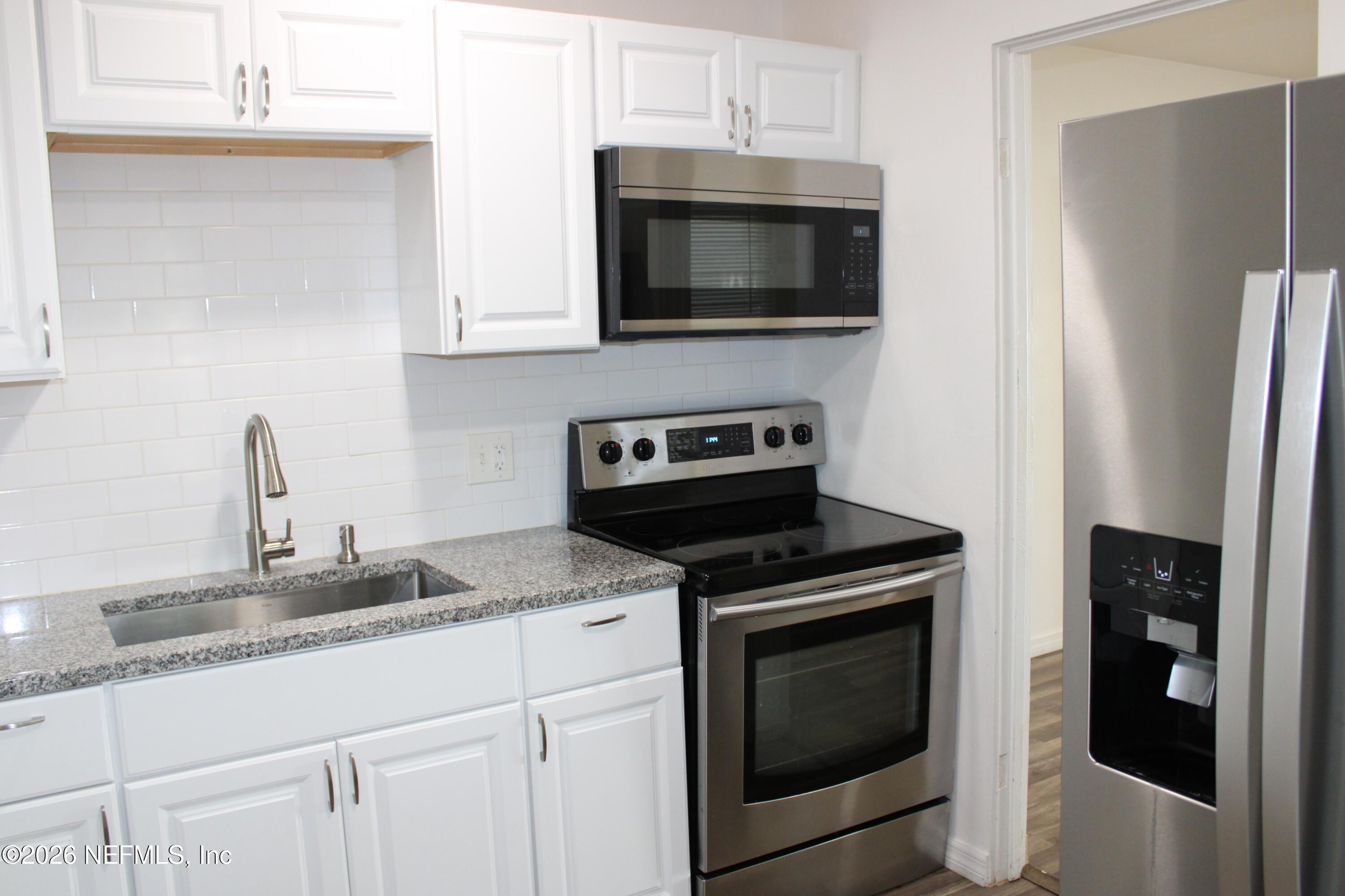 3661 Cascade Road Jacksonville, FL 32207 - Photo 3 of 19 IMG_0579