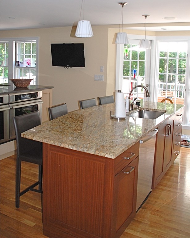 171 Dorset Road Newton, MA 02468 - Photo 3 of 22