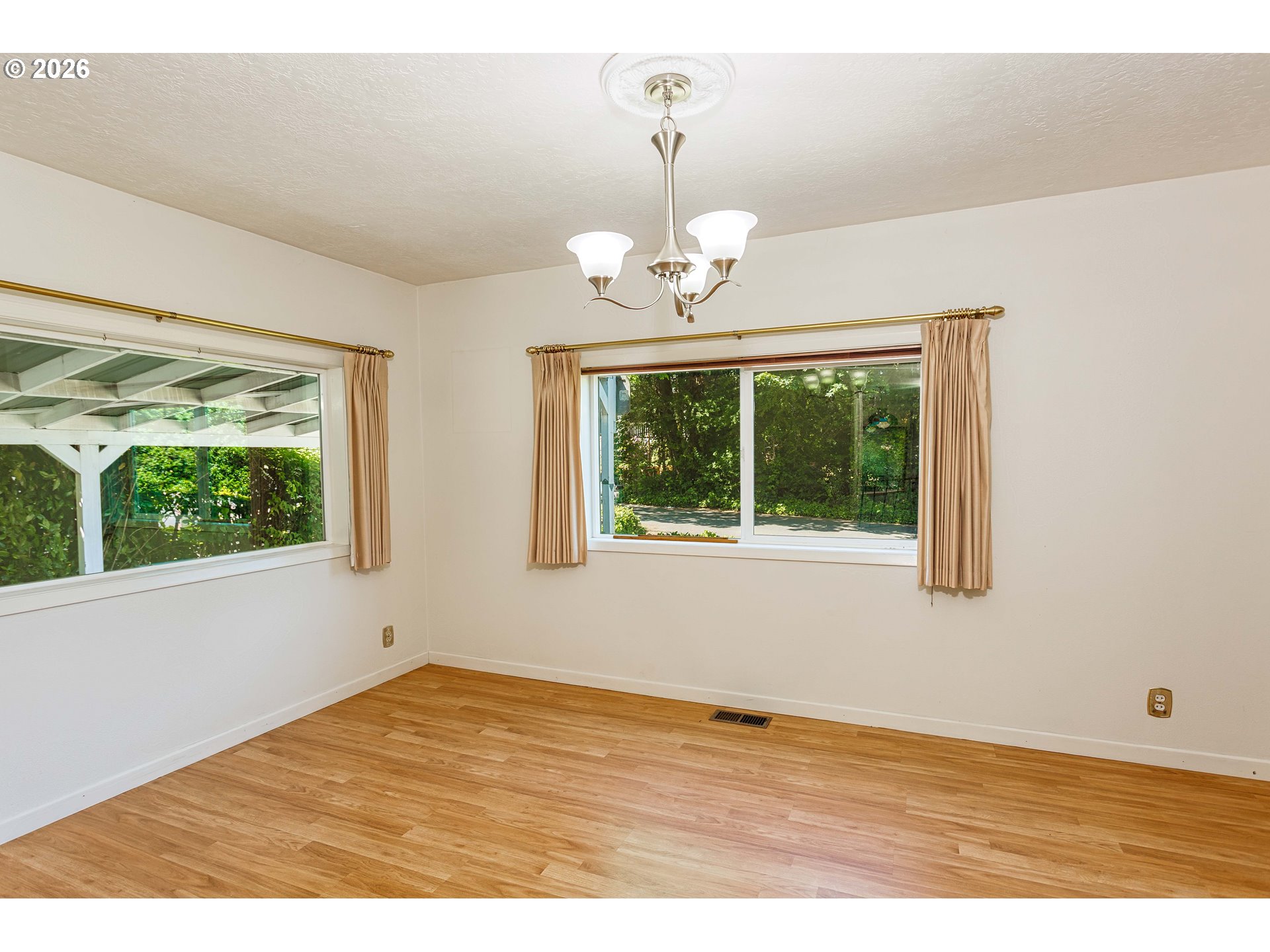 5010 Southwest Miles Street Portland, OR 97219 - Photo 7 of 30 Gallery Image 7