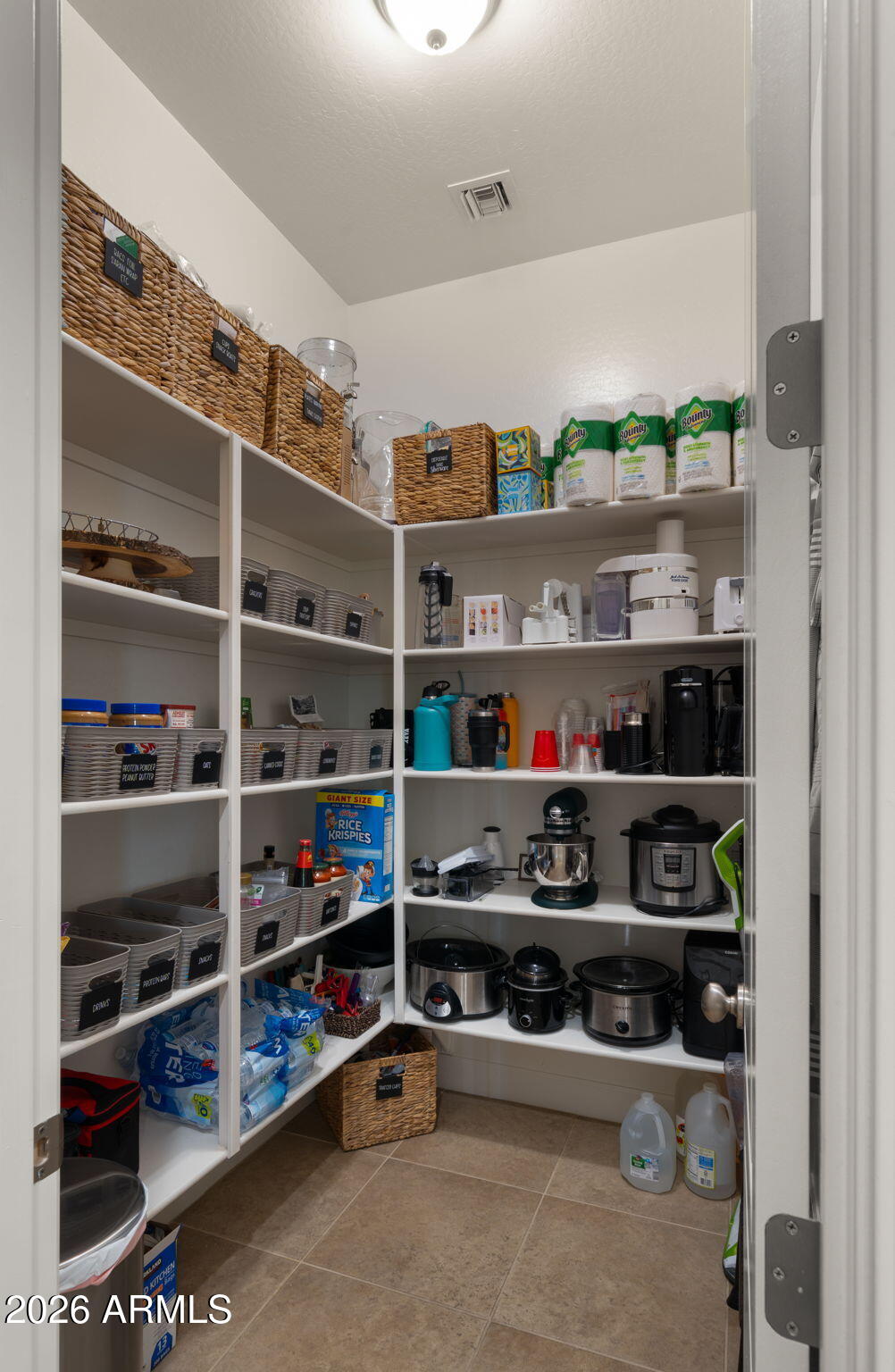4052 East Clubview Drive Gilbert, AZ 85298 - Photo 35 of 91 22-web-or-mls-Pantry